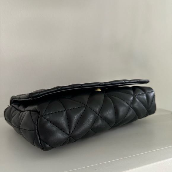Zara Black Clutch with Gold Chain Strap - Picture 5 of 9